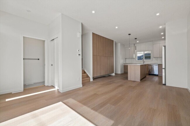 Photo du bâtiment - 15024 90 Av NW