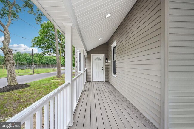 Building Photo - 3547 Finlaw Ave