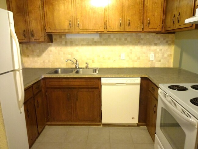 Foto del edificio - 2 bed/ 1 bath Condo!  With  Great Views!