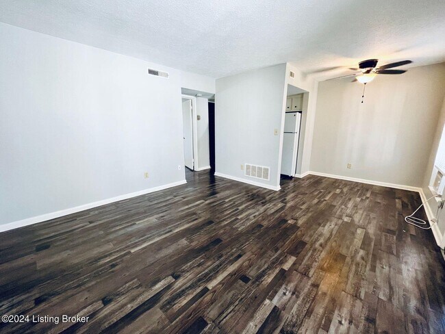 Foto del edificio - 4730 Southern Pkwy