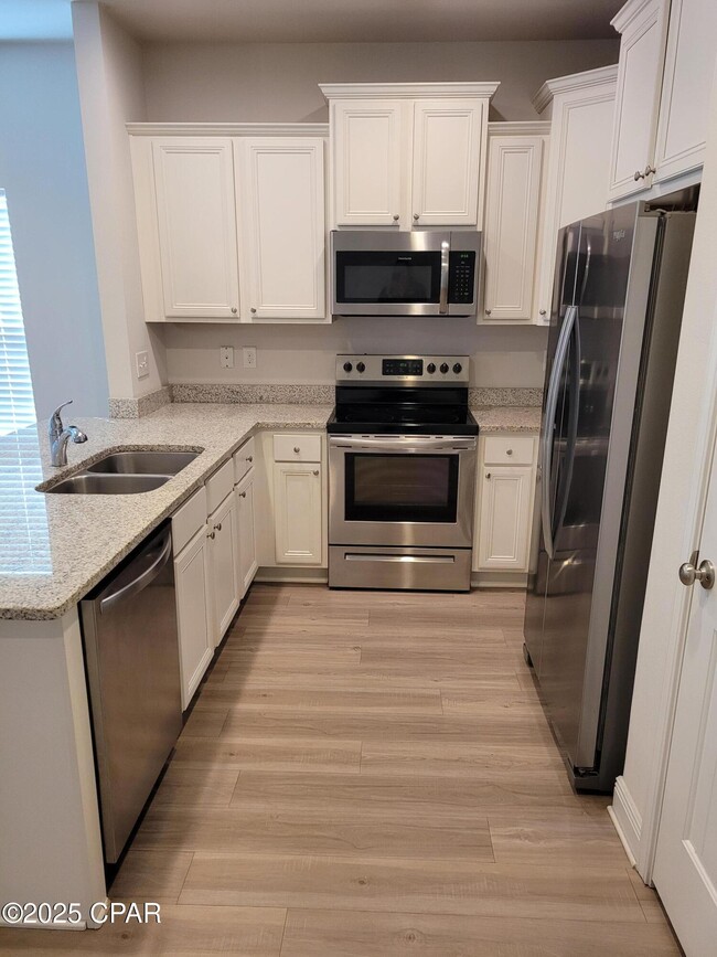 Foto del edificio - 1874 Pointe Dr