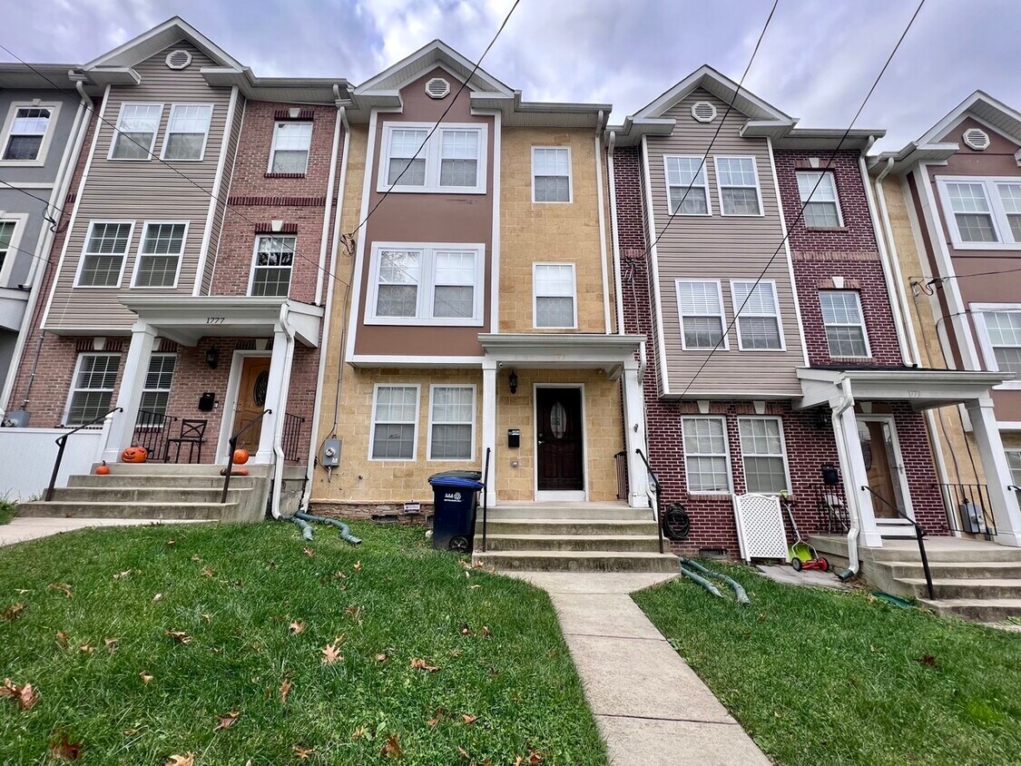 Photo - 1775 W St SE (Washington, DC)