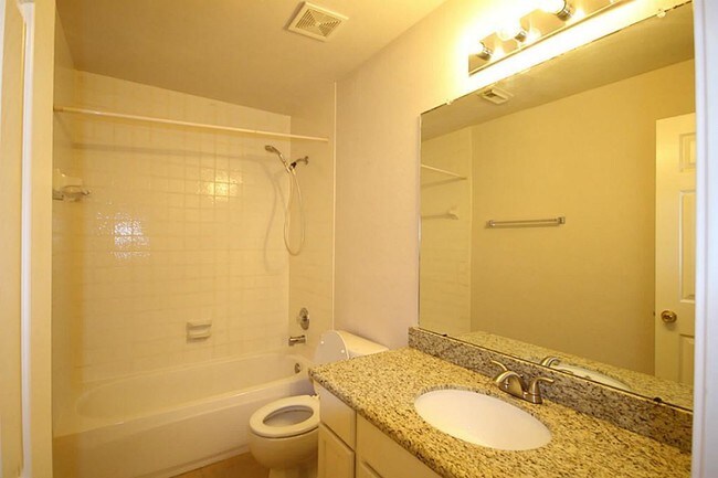 Foto del edificio - 1811 Kelliwood Trails Ct
