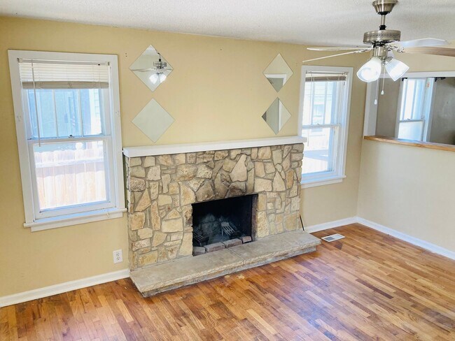 Foto del edificio - Cute Bungalow, Centrally Located