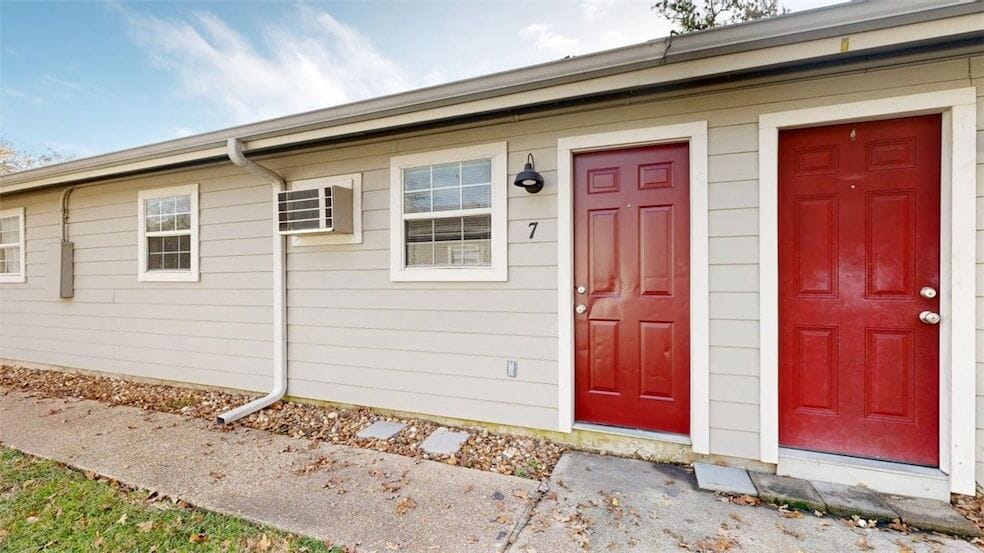 Photo - 500 Foch Street Unit 7