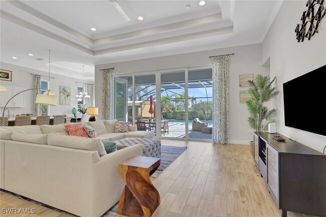 Foto del edificio - 6394 Warwick Ave