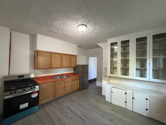 Building Photo - 2958 E 71st St