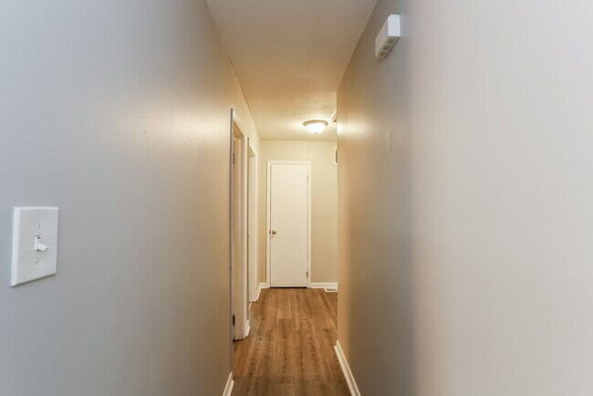 Building Photo - 4615 Sahara Dr SW