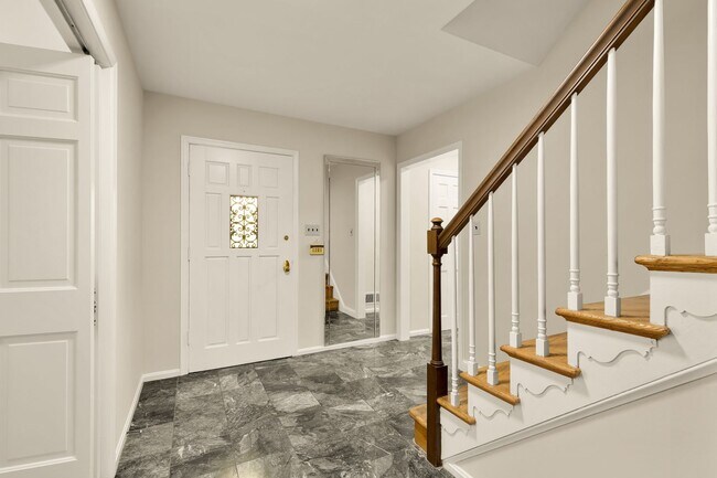 Foto del edificio - 11000 Rosemont Dr