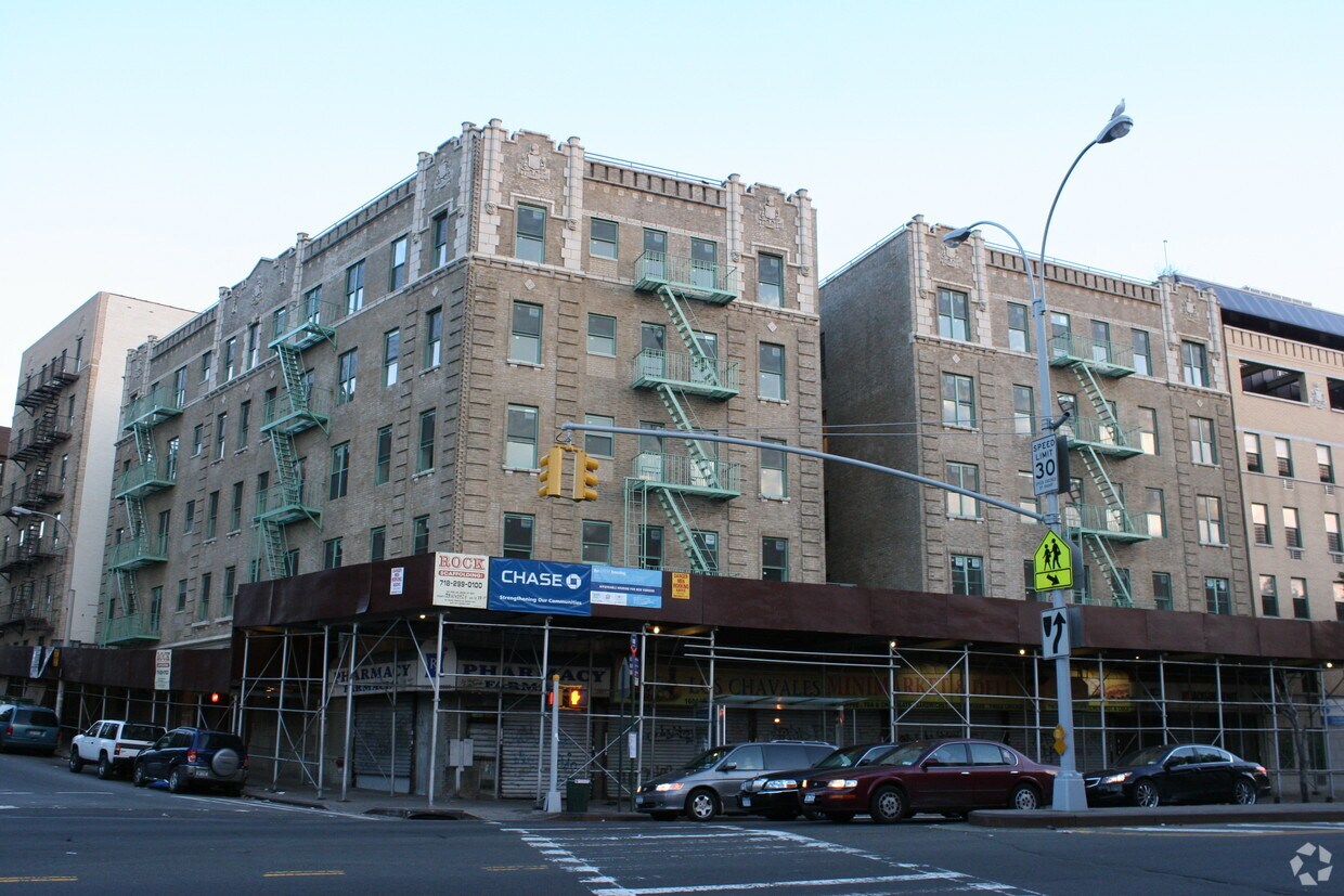 Building Photo - UAC III