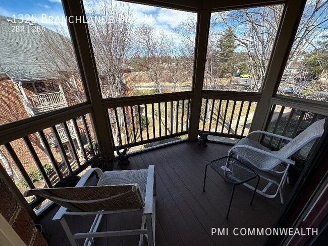 Foto del edificio - 1325 Branchlands Dr