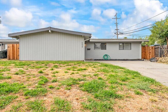 Building Photo - 6429 Stoneman Dr