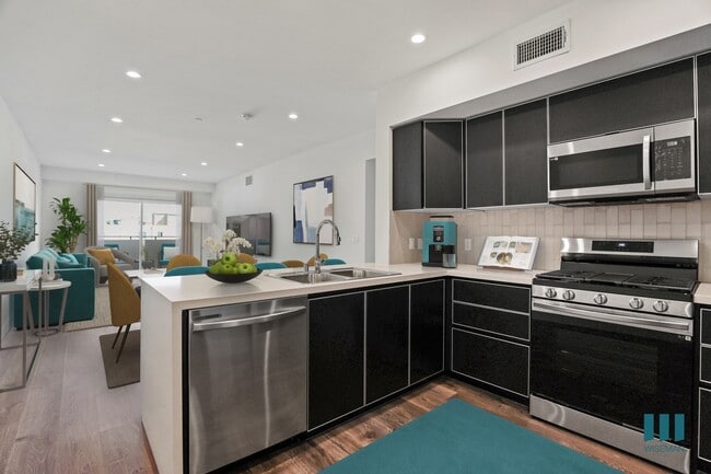 Cocina de concepto abierto con barra de encimera - Selby Venti by Wiseman