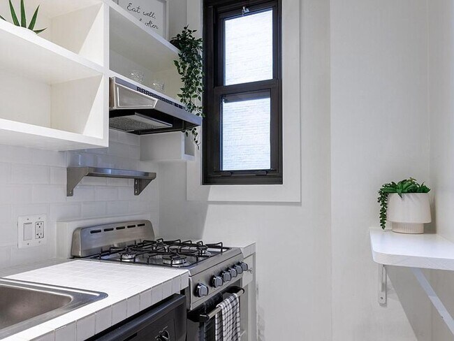 Foto del edificio - Studio Apartment at the Swarthmore- Availa...