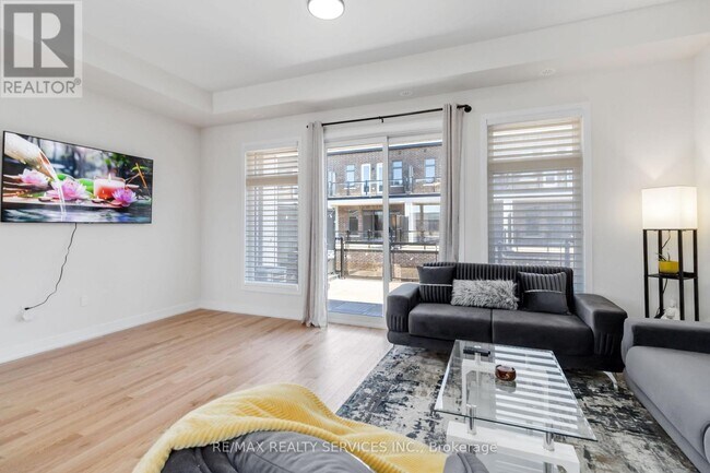 Building Photo - 3051 Meadowridge Dr