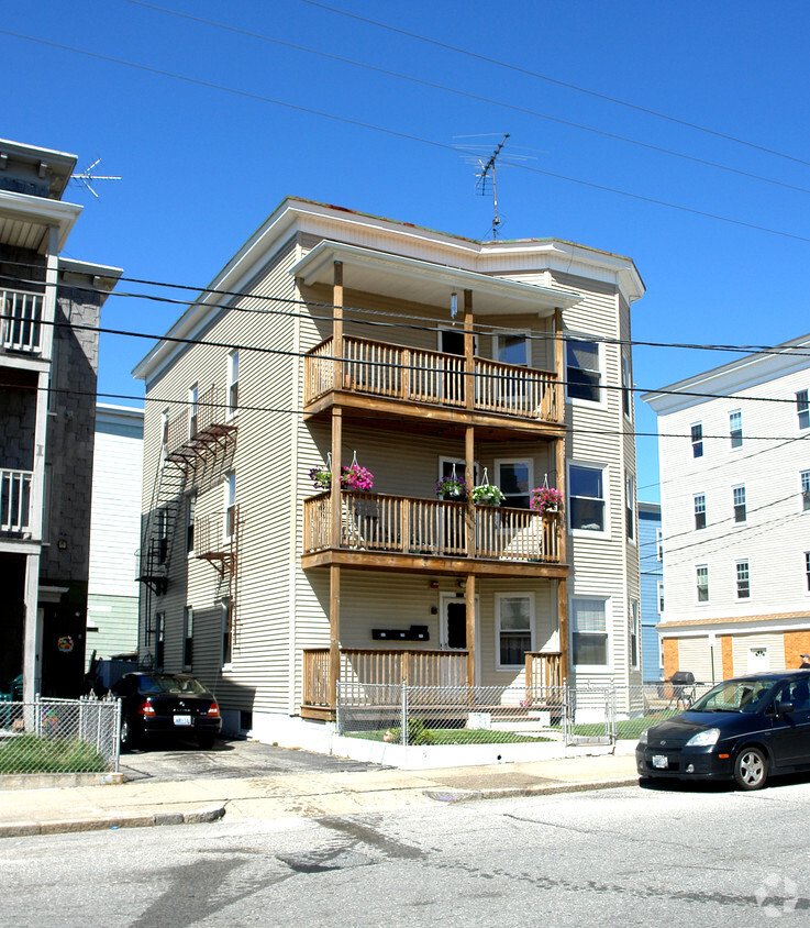 Foto del edificio - 528 Privilege St