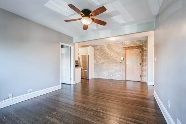 Building Photo - 142 Clyde Ave