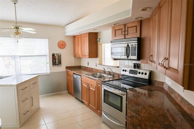 Building Photo - 1695 Hamilton Ct