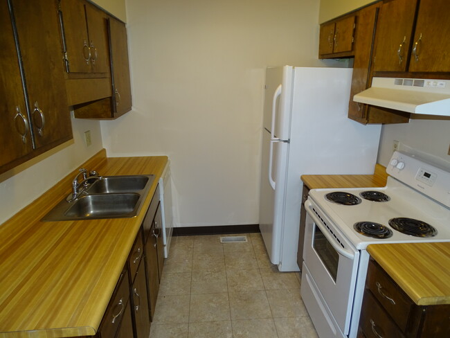 Building Photo - 226 Heritage Cir