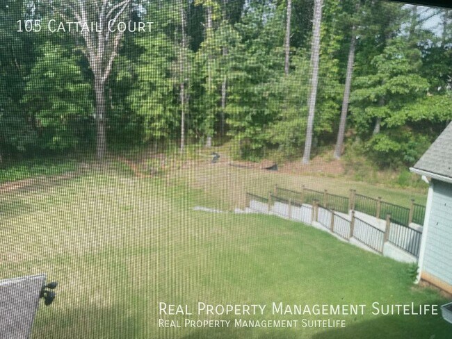 Building Photo - Luxury Living in Fayetteville's Canoe Club...