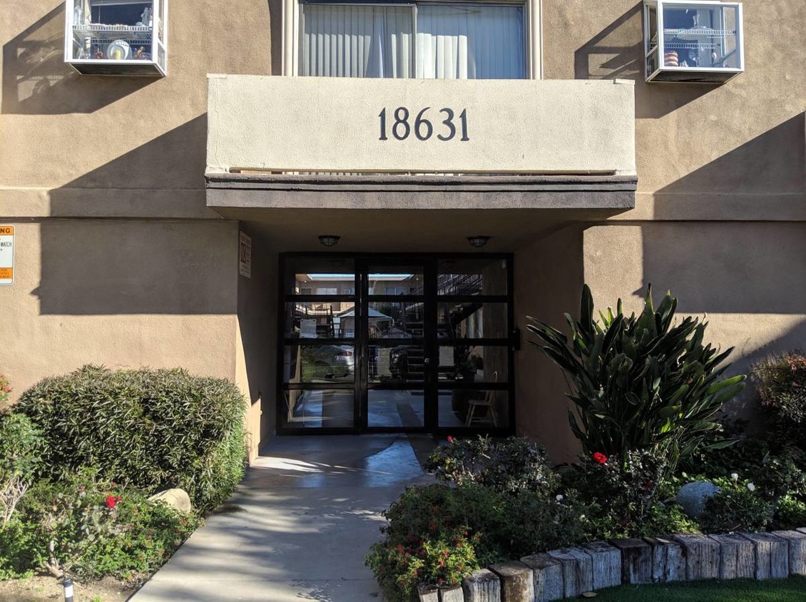 Primary Photo - 18631 Burbank Blvd