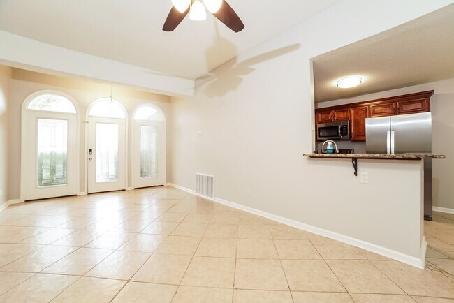 Foto del edificio - 2755 Fletcher View Dr
