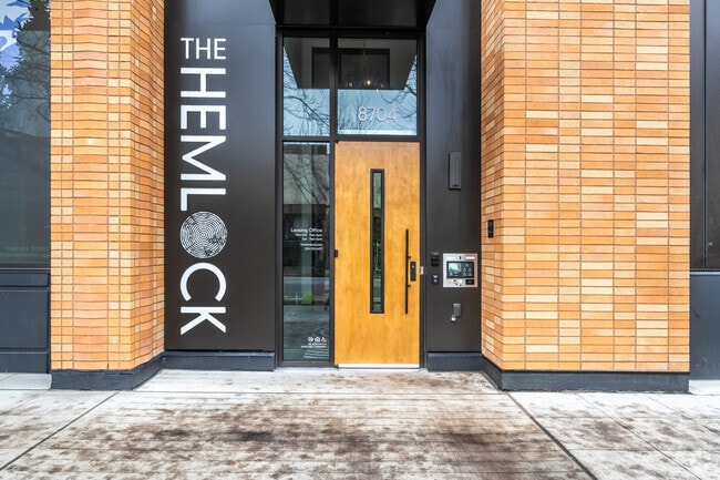 Building Photo - Hemlock
