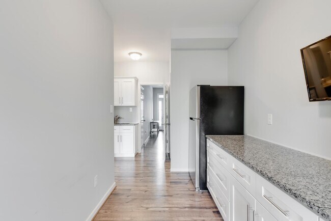 Primera planta, trastero y zona de estar general - 2272 Perennial Cir