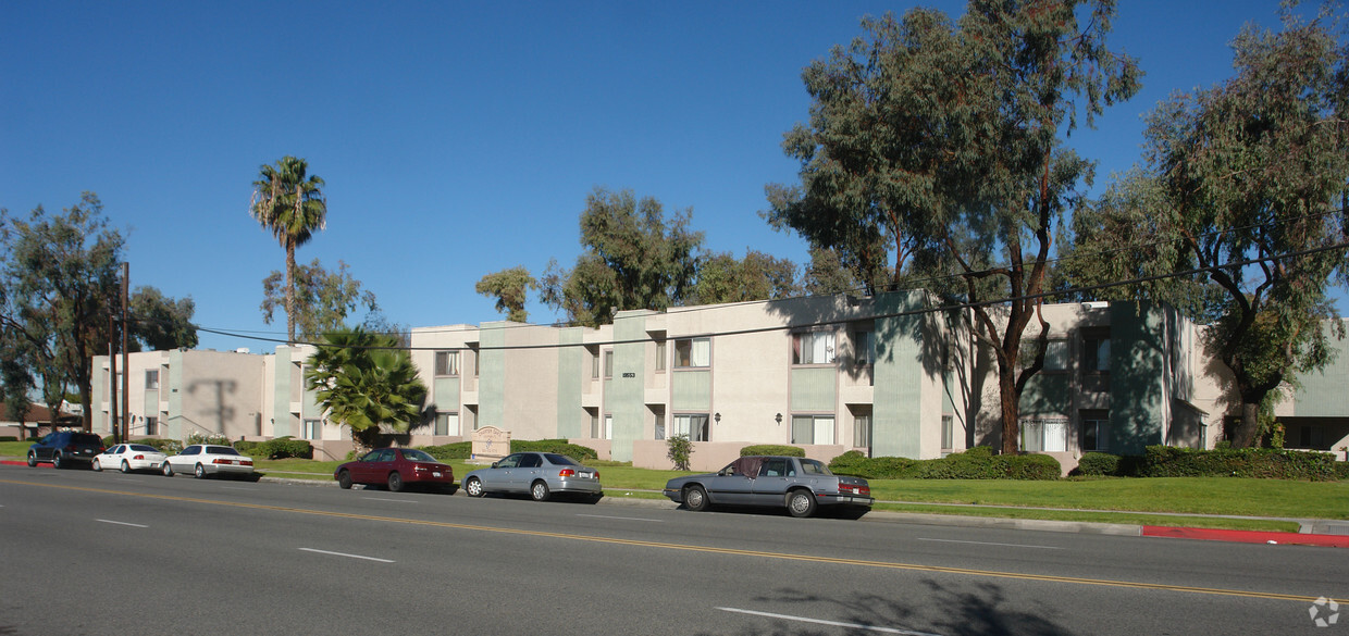 Foto del edificio - Charter Oaks Apartments