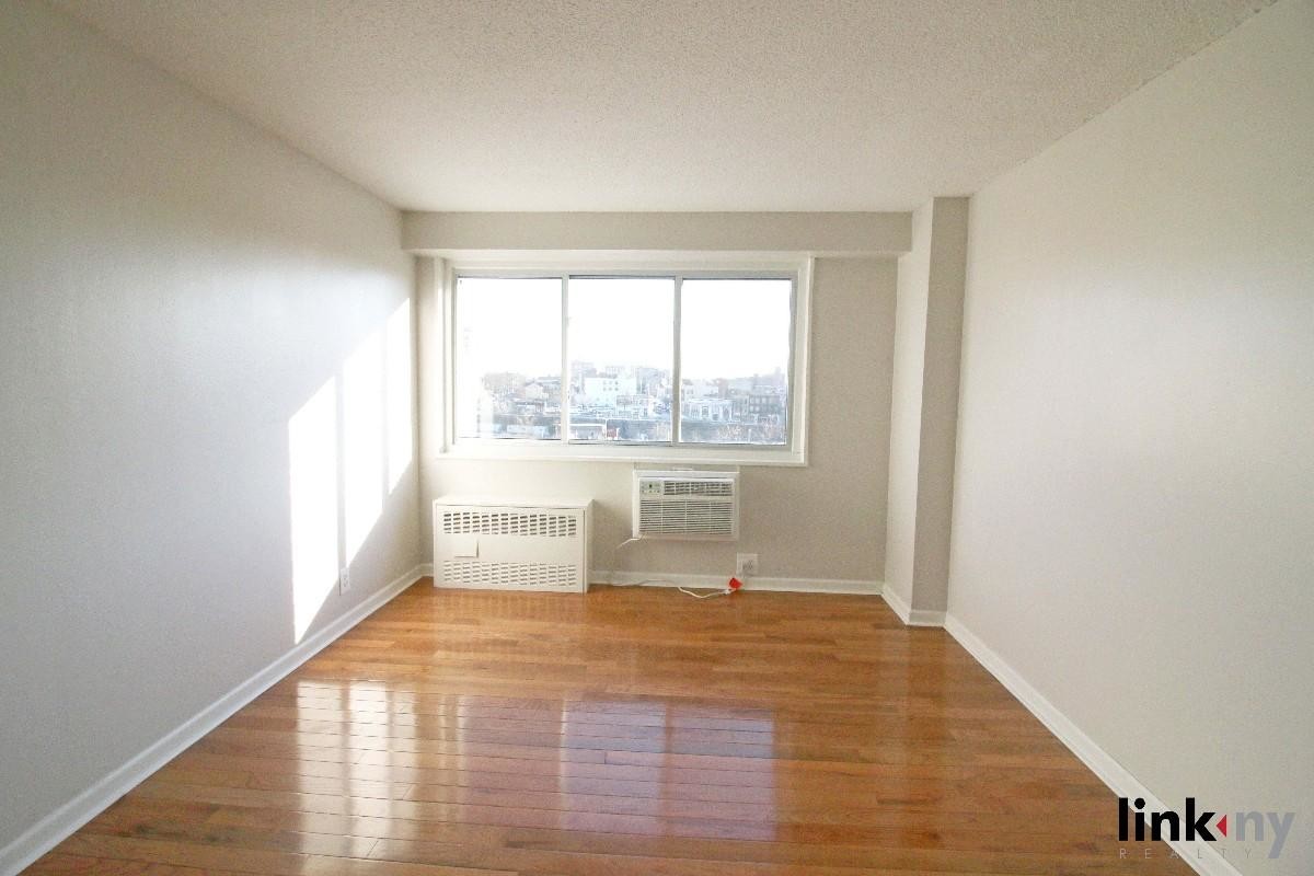 Primary Photo - 40 E Sidney Ave