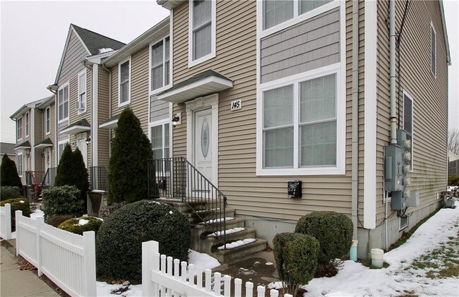 Foto del edificio - 145 S Bend St