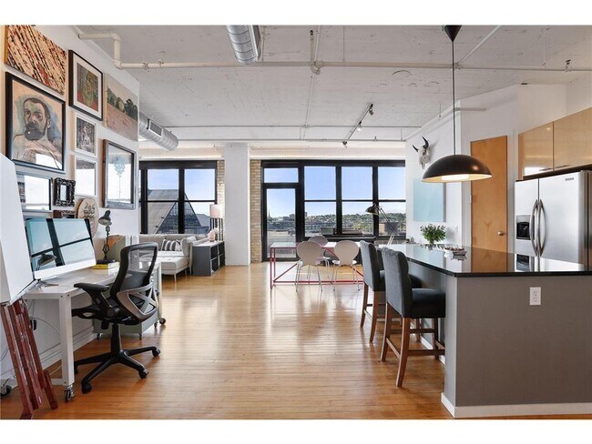 Building Photo - 290 Market St