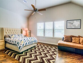 Building Photo - 8740 Kempwood Dr