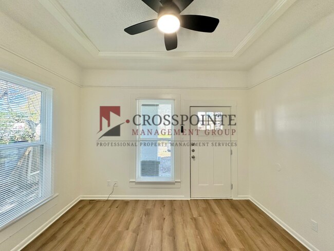 Foto del edificio - E Noble St 403/ 405  LEASE UP ONLY