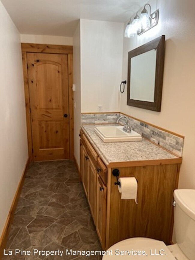 Building Photo - 3 br, 2 bath House - 17447 Auklet Dr.