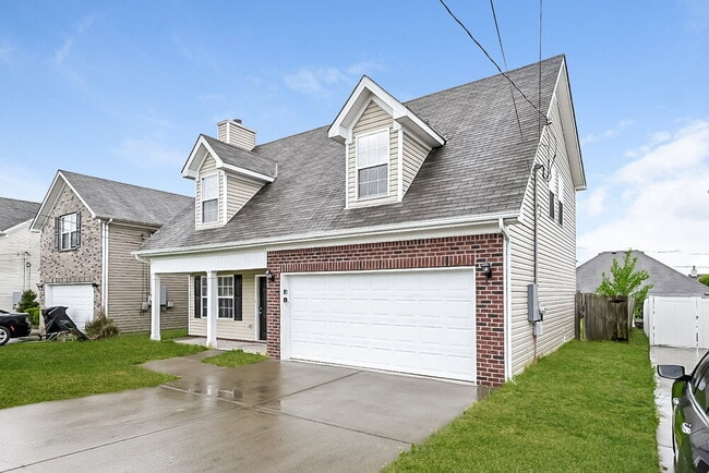 Building Photo - 319 Sarna Dr
