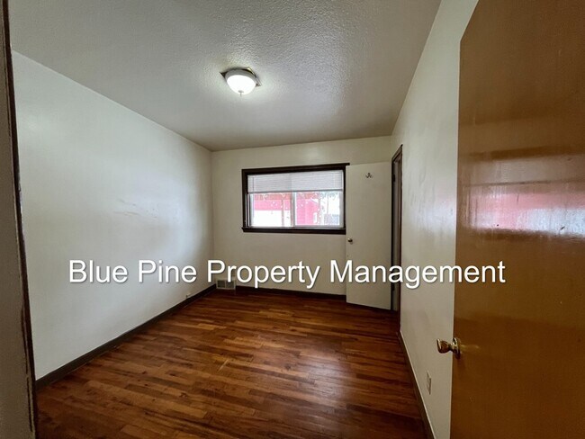 Building Photo - 238 E 18th St