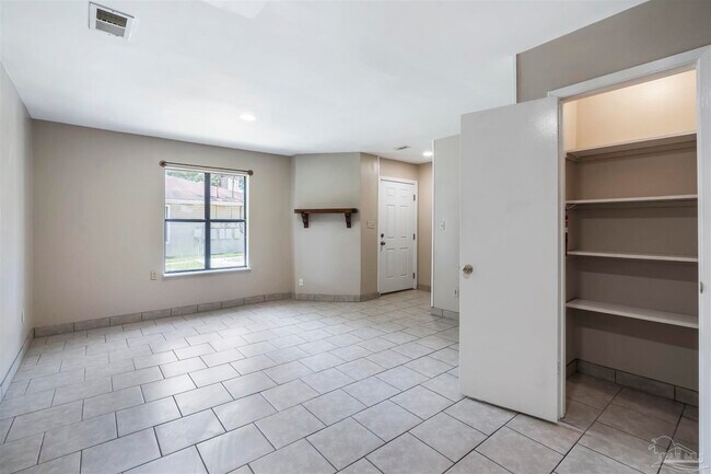 Foto del edificio - 6366 W Fairfield Dr