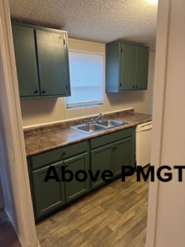 Foto del edificio - 3 Bedroom and 2 Bathroom Mobile home in the Tanglewood area