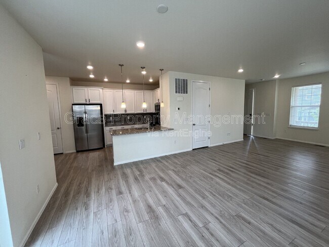 Foto del edificio - 17626 Olive St