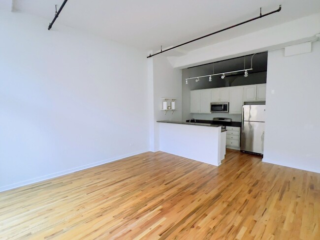 1224 W Van Buren Street, Unit 610, Chicago, IL 60607 - 1224 W Van Buren St