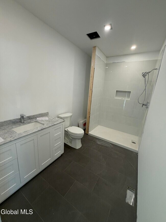 Building Photo - 110 Panorama Dr