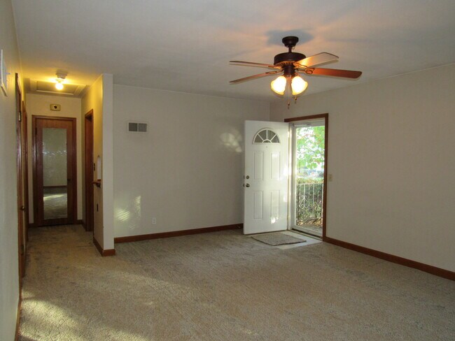 Foto del edificio - 810 Hall St