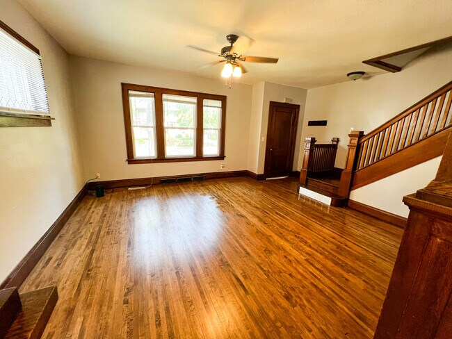 Foto del edificio - 820 10th Ave N