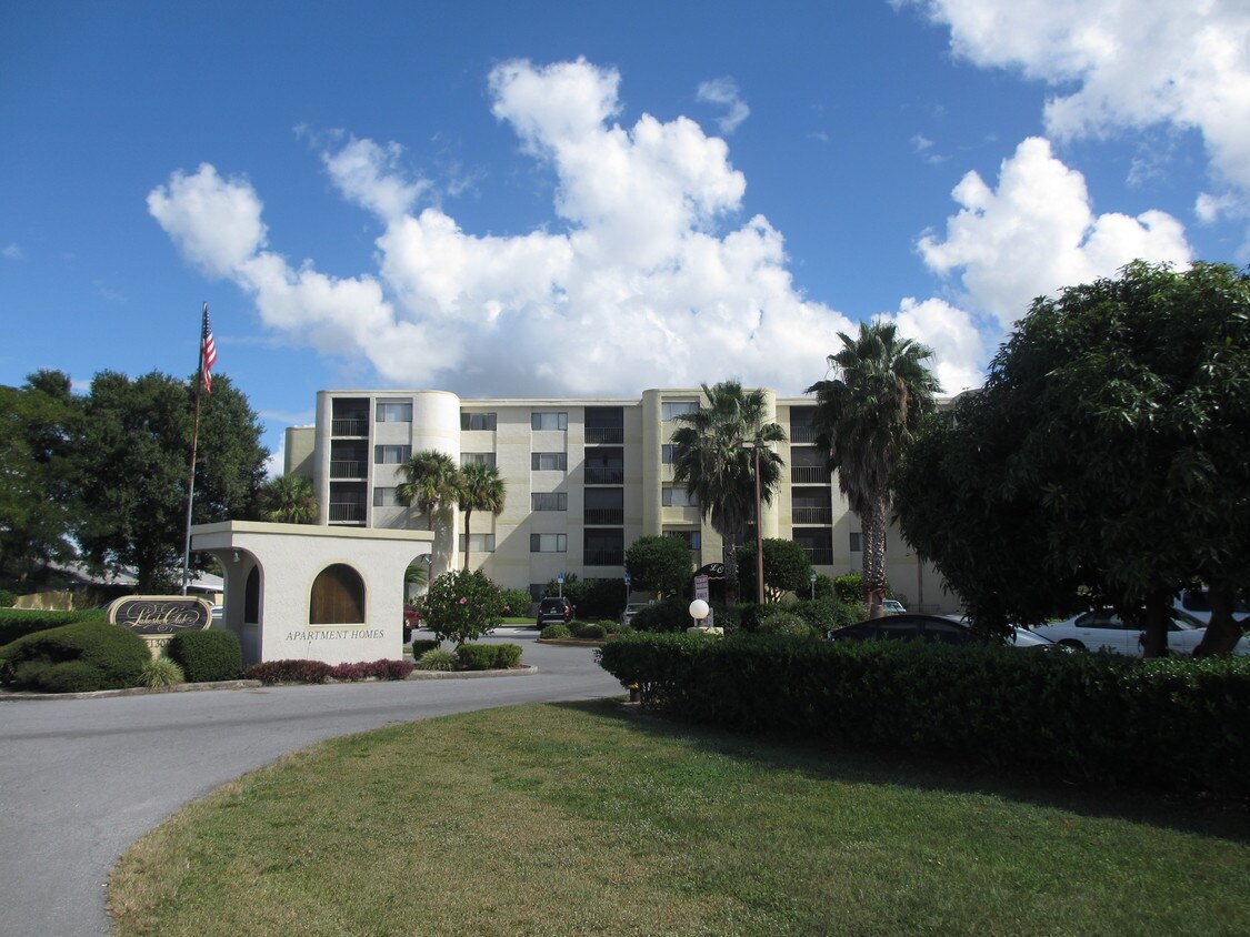 Front - 1300 S Lake Howard Dr