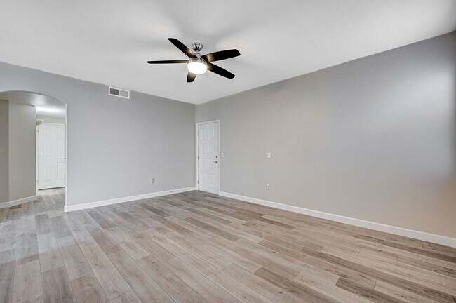 Foto del edificio - Newly Renovated Condo in 89074