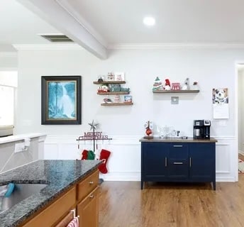 Foto del edificio - 16142 Commodore Dr