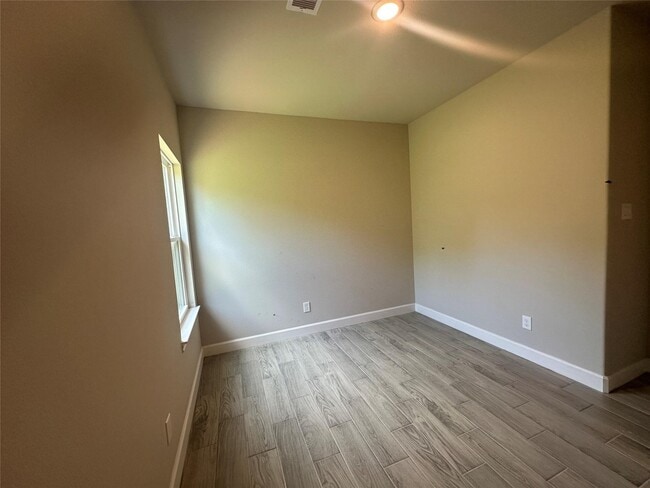 Building Photo - 104b Turner Dr