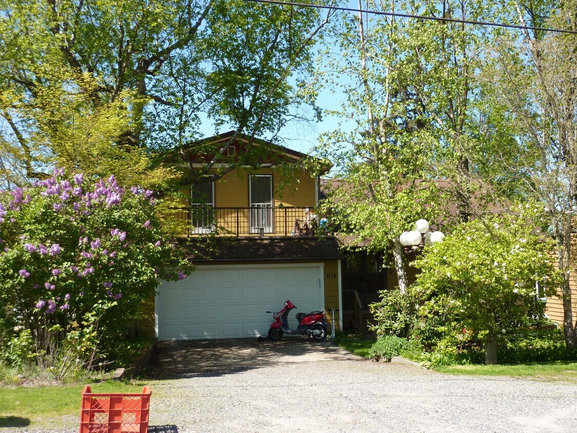 Primary Photo - 1119 Nevada St