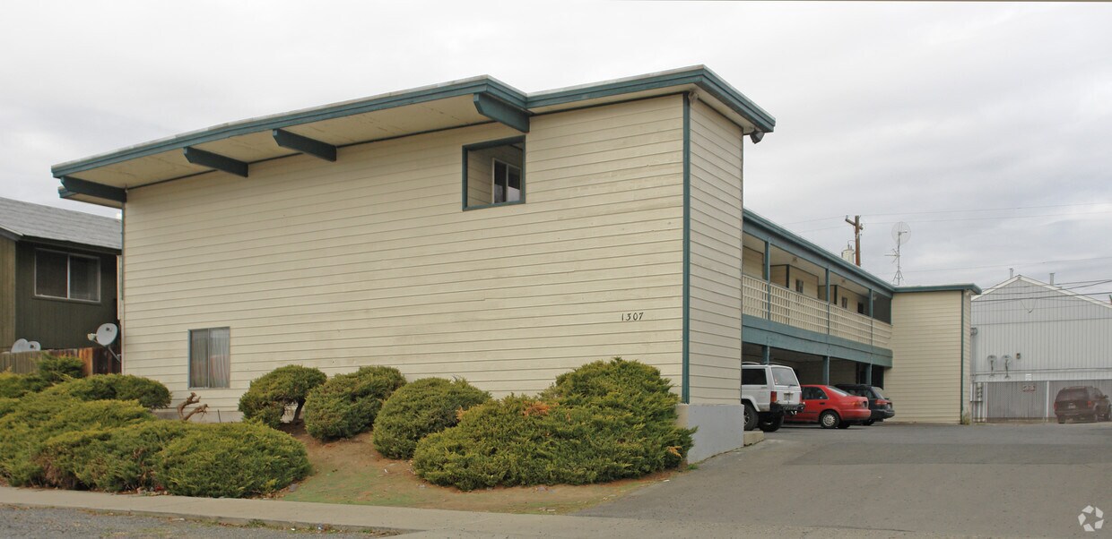 Primary Photo - 1307 Folsom Ave